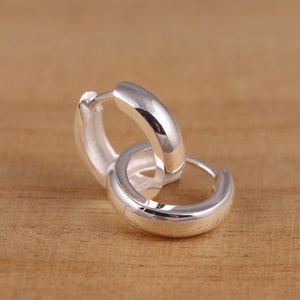 Solid 925 Sterling Silver Small Huggie Hoop Earrings Men&#39;s Ladies 14mm x 3mm Diameter Gift Boxed