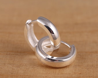 Orecchini a cerchio Huggie piccoli in argento sterling massiccio 925 da uomo e donna, diametro 14 mm x 3 mm, in confezione regalo