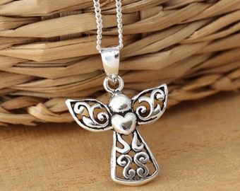 Halsband med hänge i 925 sterlingsilver med älva och skyddsängel, presentask