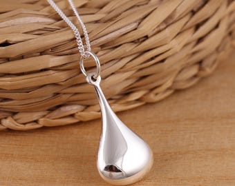 Sterling Silver Teardrop Pendant Necklace. - Etsy