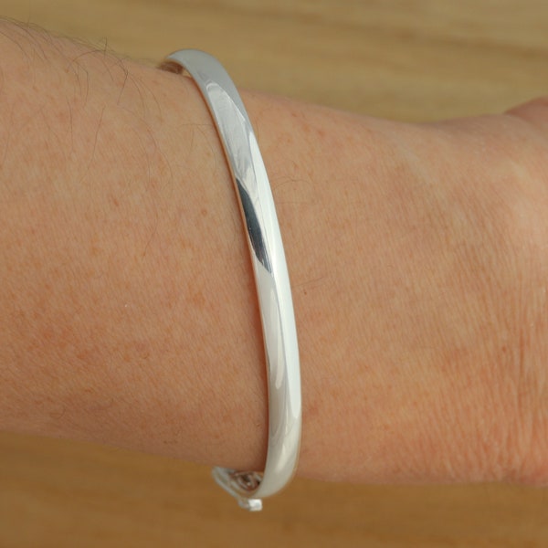 Bracelet jonc en argent sterling 925 en forme de D ovale 60 mm x 50 mm dans une boîte cadeau