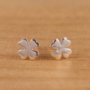 Solid 925 Sterling Silver 4-Leaf Clover Flower Stud Earrings Gift Boxed