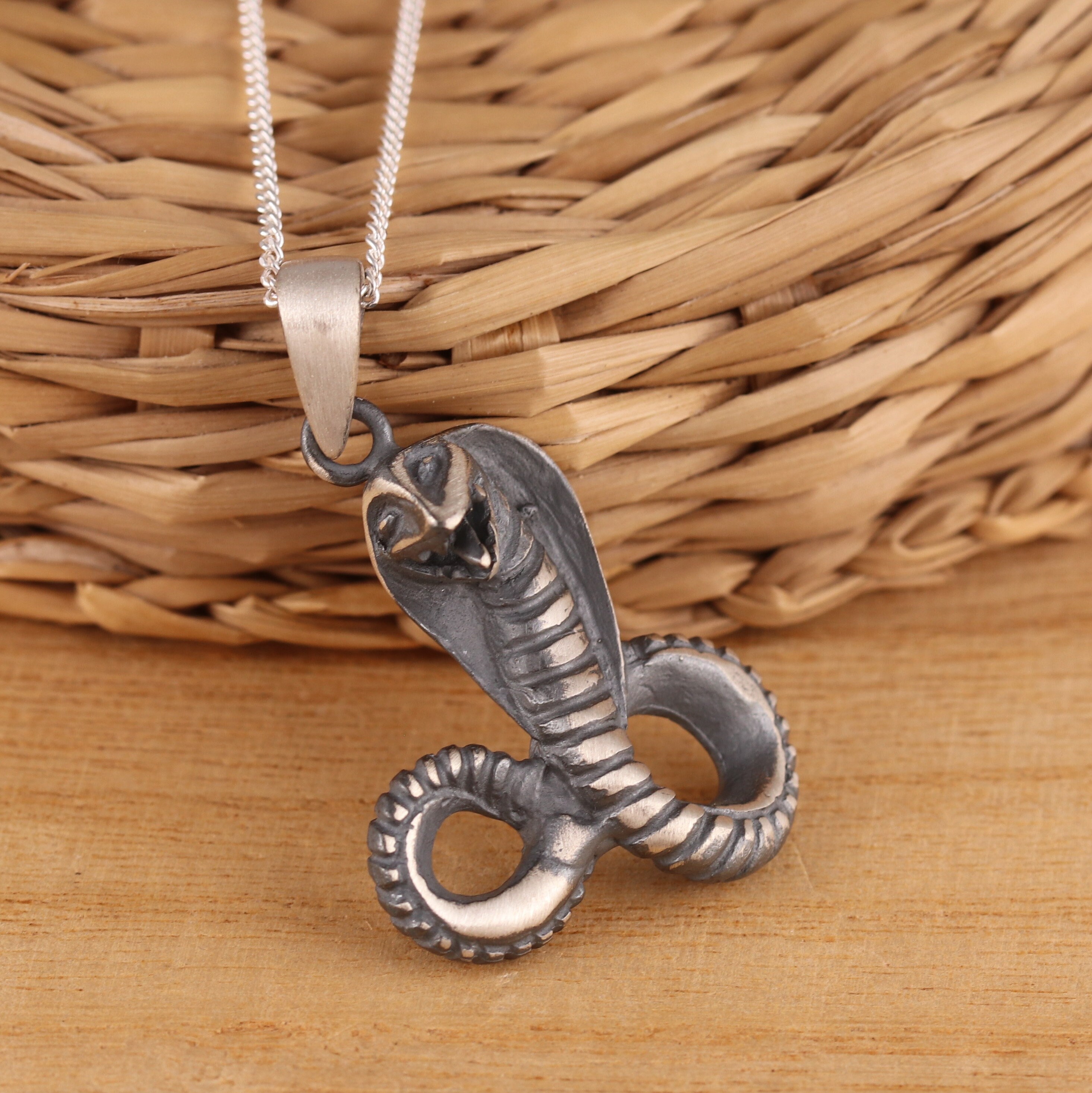 【CELT&COBRA】ＡＲＧＥＮＴ ＧＬＥＡＭ ＧＨＯＳＴ　Large 925 CELT&COBRA】ARGENT GLEAM GHOST Large 925 Solid