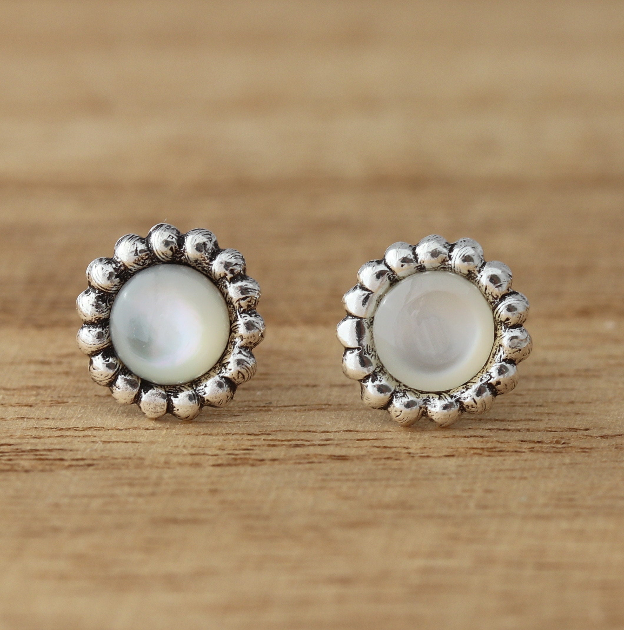 925 Sterling Silver Mother of Pearl Round Stud Earrings Gift