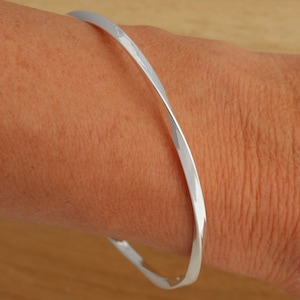 Solid 925 Sterling Silver Twisted Stackable Slip On Round Shape Bangle Bracelet Gift Boxed