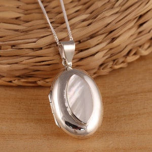 Solid 925 Sterling Silver Mother of Pearl Large Oval Photo Locket Pendant Necklace Gift Boxed