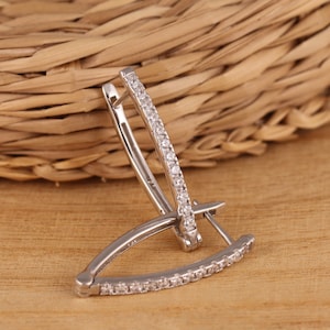 Solid 925 Sterling Silver CZ V-Shaped Hoops Stylish Earrings Gift Boxed
