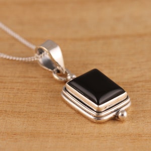 Chaîne de collier avec pendentif en argent sterling 925 massif naturel avec onyx noir 16-30 pouces dans une boîte cadeau