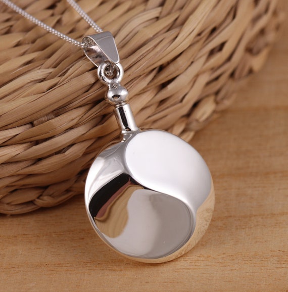 Keepsake pendant on a chain deals