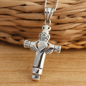 Pendentif croix celtique en argent sterling massif 925 avec chaîne de collier design Claddagh bijoux celtiques dans une boîte cadeau