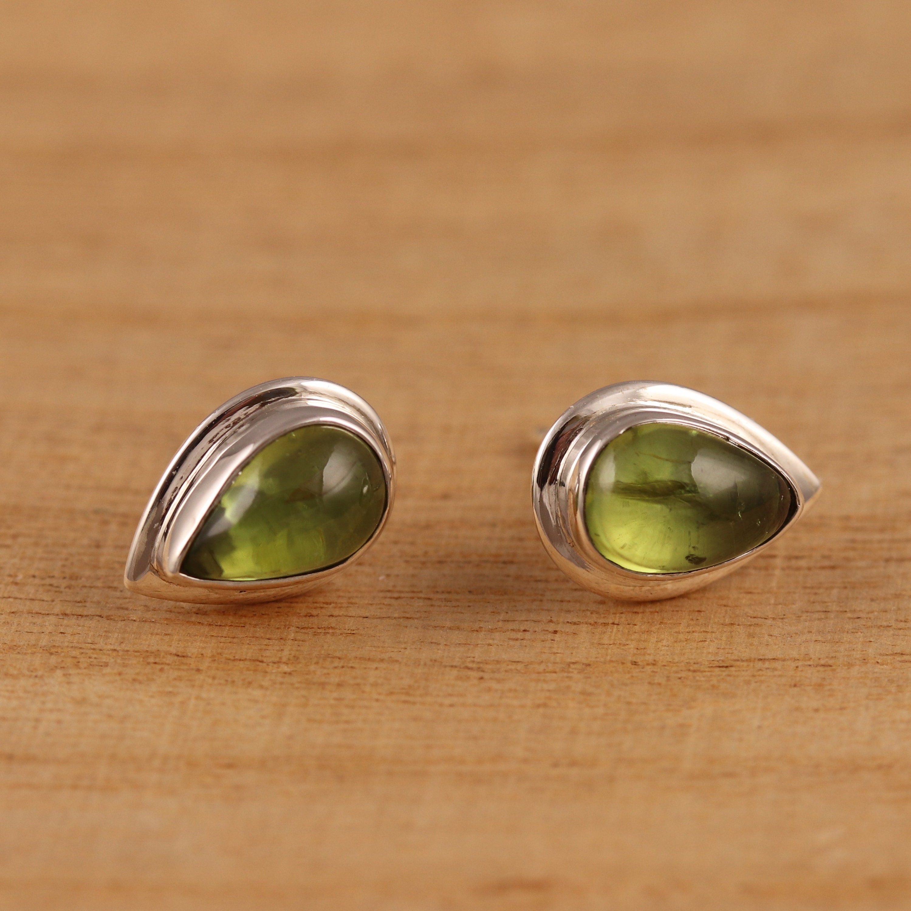 Orecchini A Perno In Argento 925 Con Pietra Peridoto – Gioielli Fatti A Mano Per Donna, Modello RI-5304 - 2