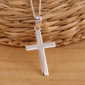 Solid 925 Sterling Silver Plain Cross Crucifix Pendant Necklace Curb Chain Gift Boxed