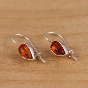 Natural Teardrop Baltic Amber 925 Sterling Silver Stylish Earrings Gift Boxed