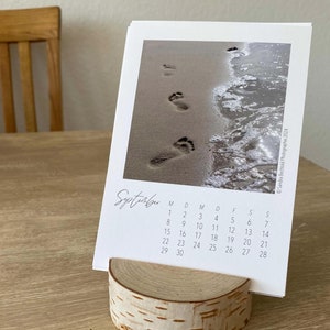 Nordsee Kalender 2025 DIN A6 mit Aufsteller aus Birkenholz