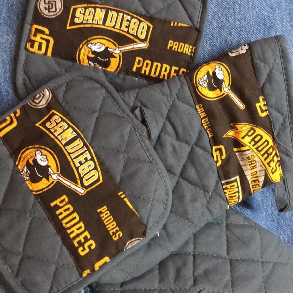 San Diego PADRES Hot Pads, Oven Glove Set