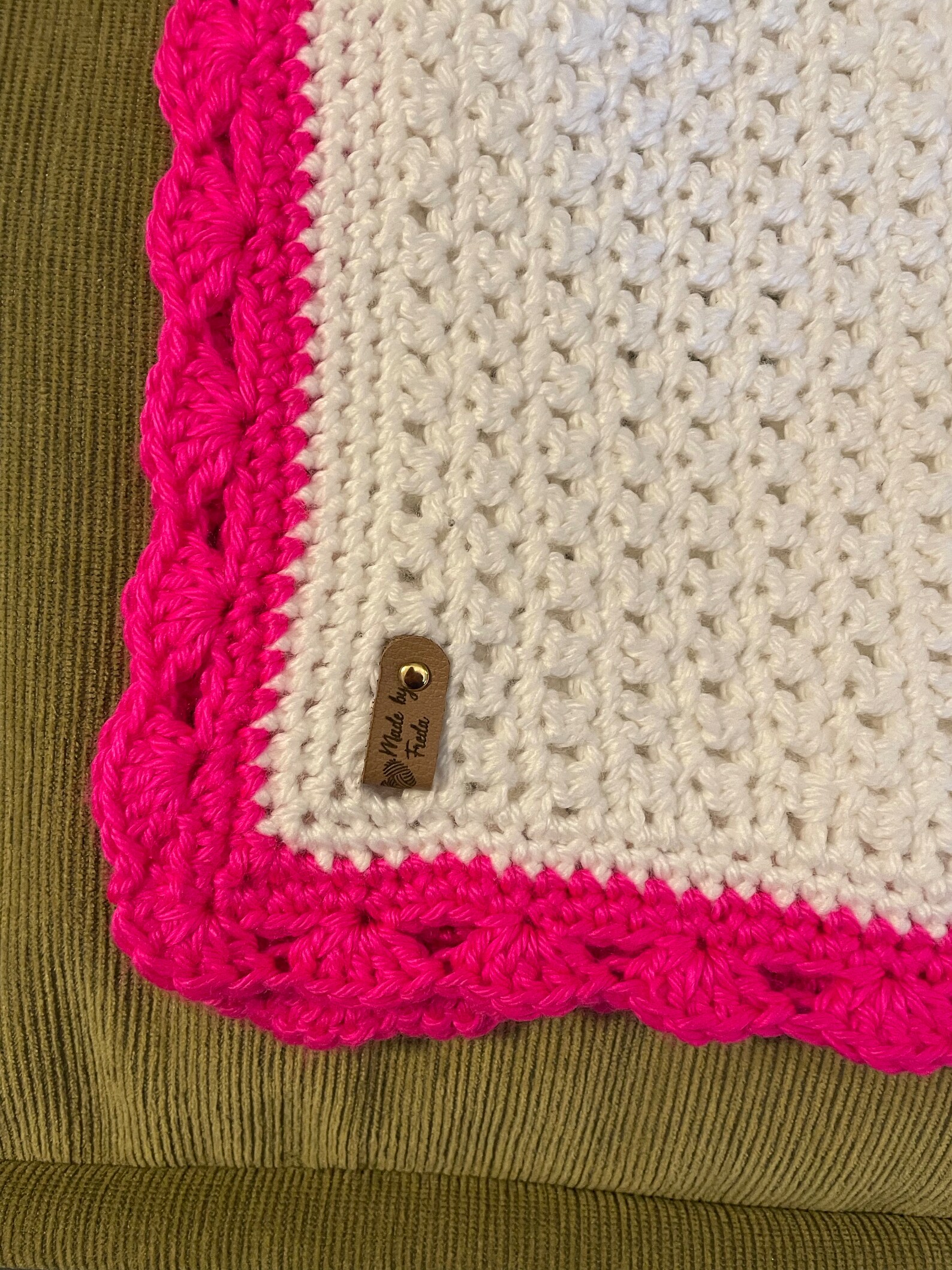 White Crochet Blanket With a Neon Pink Scallop Border. - Etsy