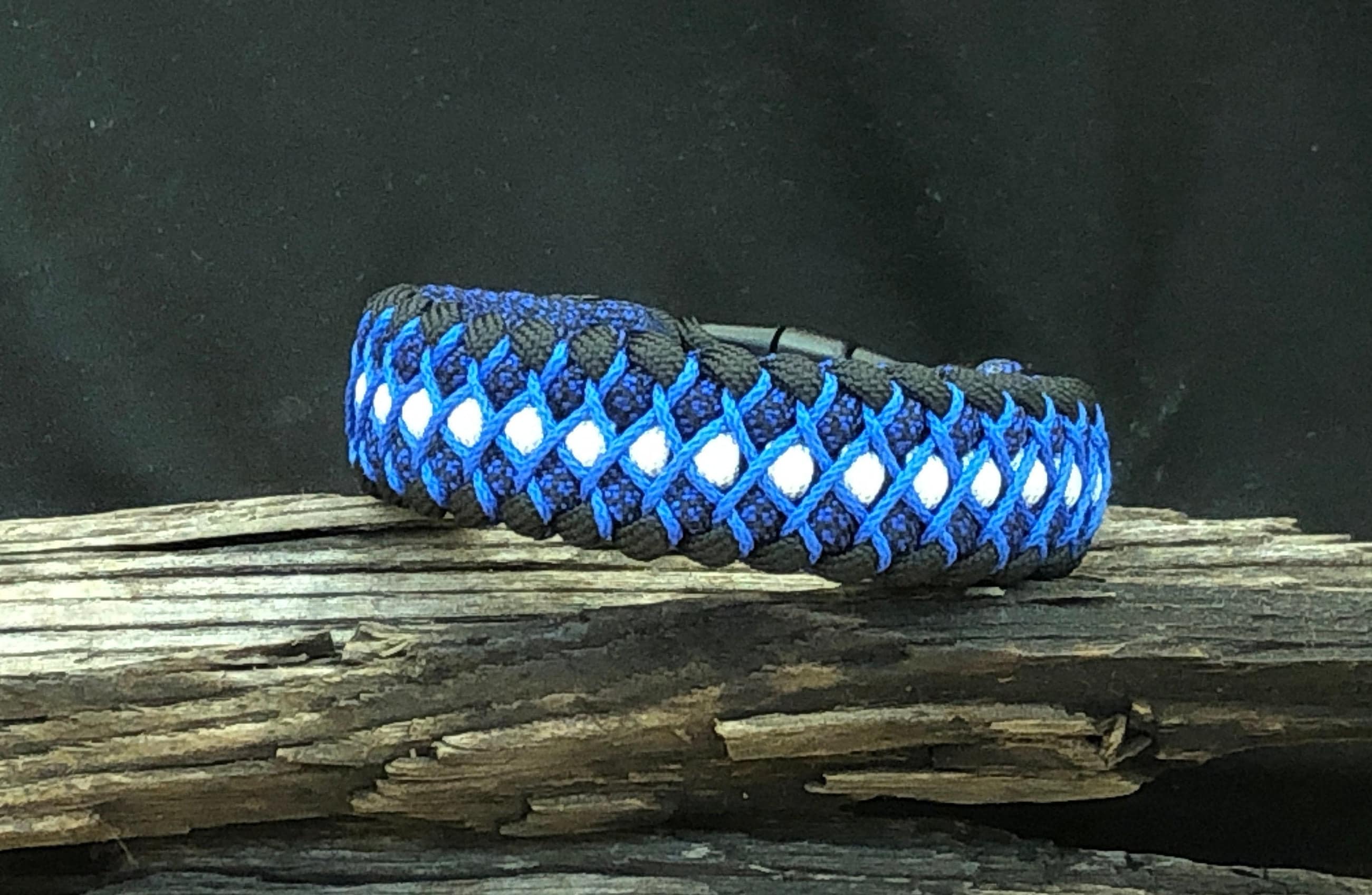 Midnight Diamond - Handmade Decorative Paracord Bracelet