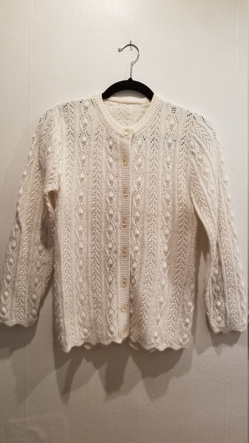 Vintage 1950s White Scalloped Cardigan