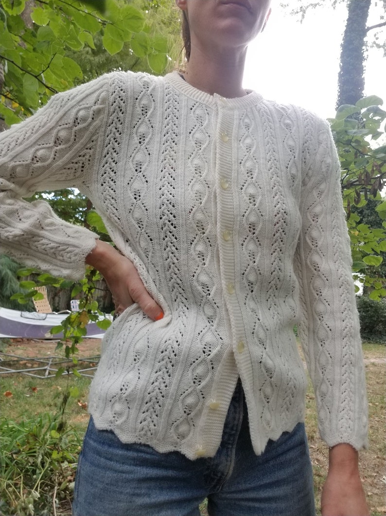Vintage 1950s White Scalloped Cardigan