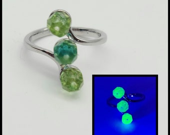 Blue green uranium glass 3 gem ring