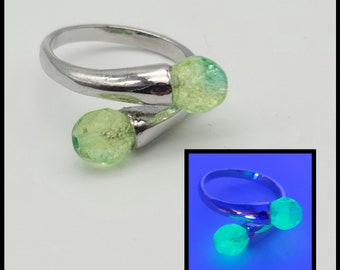 Uranium glass 2 gem ring