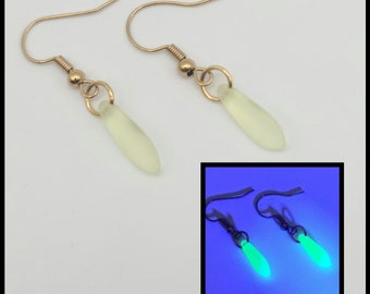 18k gold plated frosted glass teardrop uranium earrings, vintage glass jewelry, vaseline glass, depression glass, blacklight party jewelry