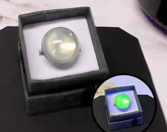 Yellow uranium glass cabochon ring