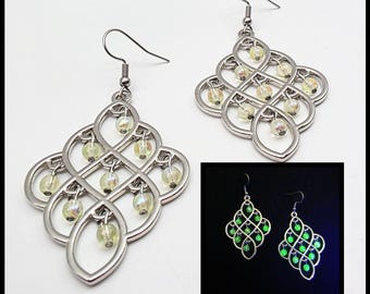 Waffle shaped uranium glass beaded earrings