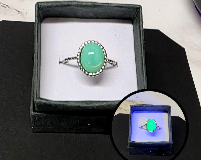 Green uranium glass cabochon ring