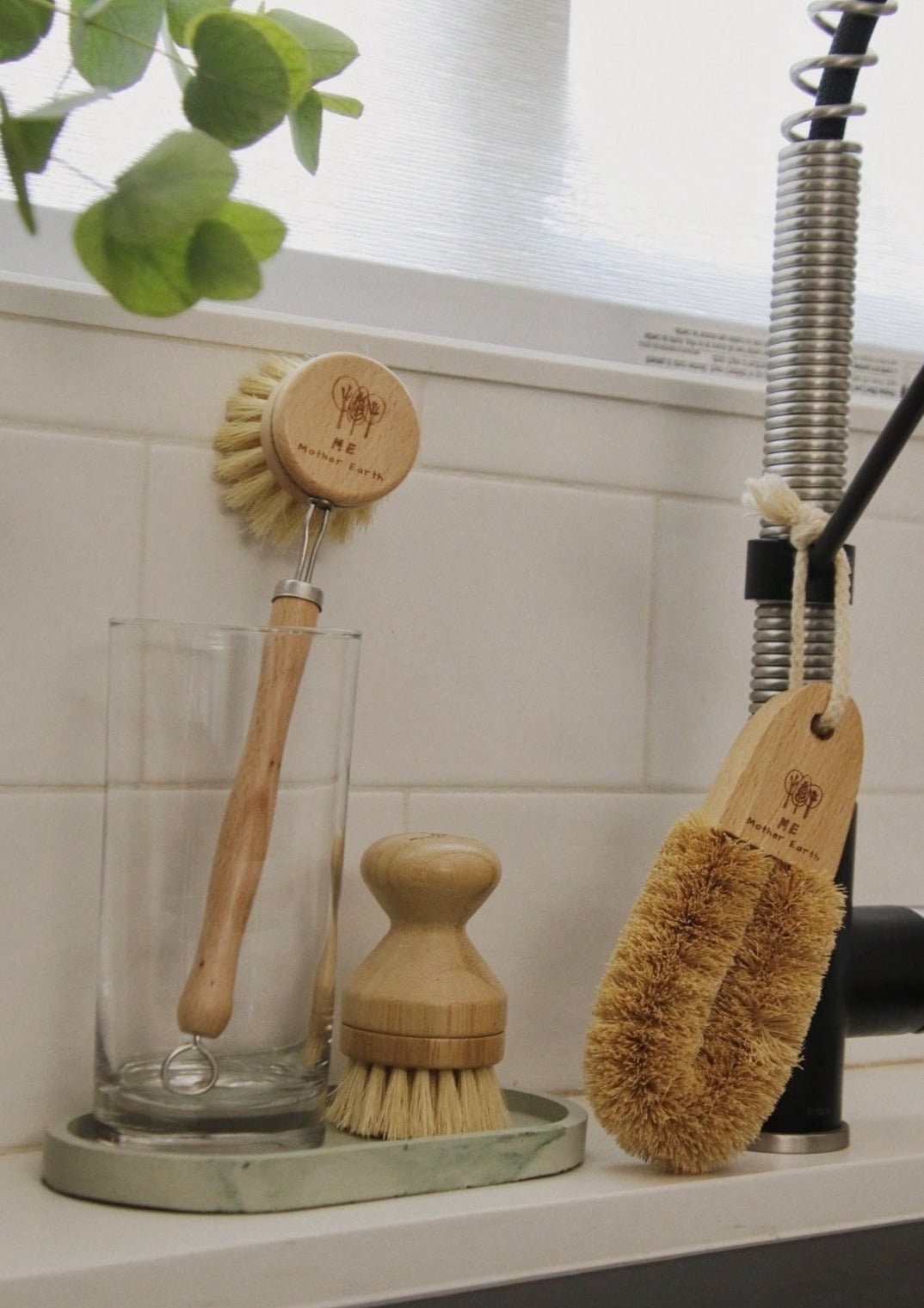 Eco-Friendly Bamboo and Sisal Scrub Brush for Kitchen Cleaning – pocoro