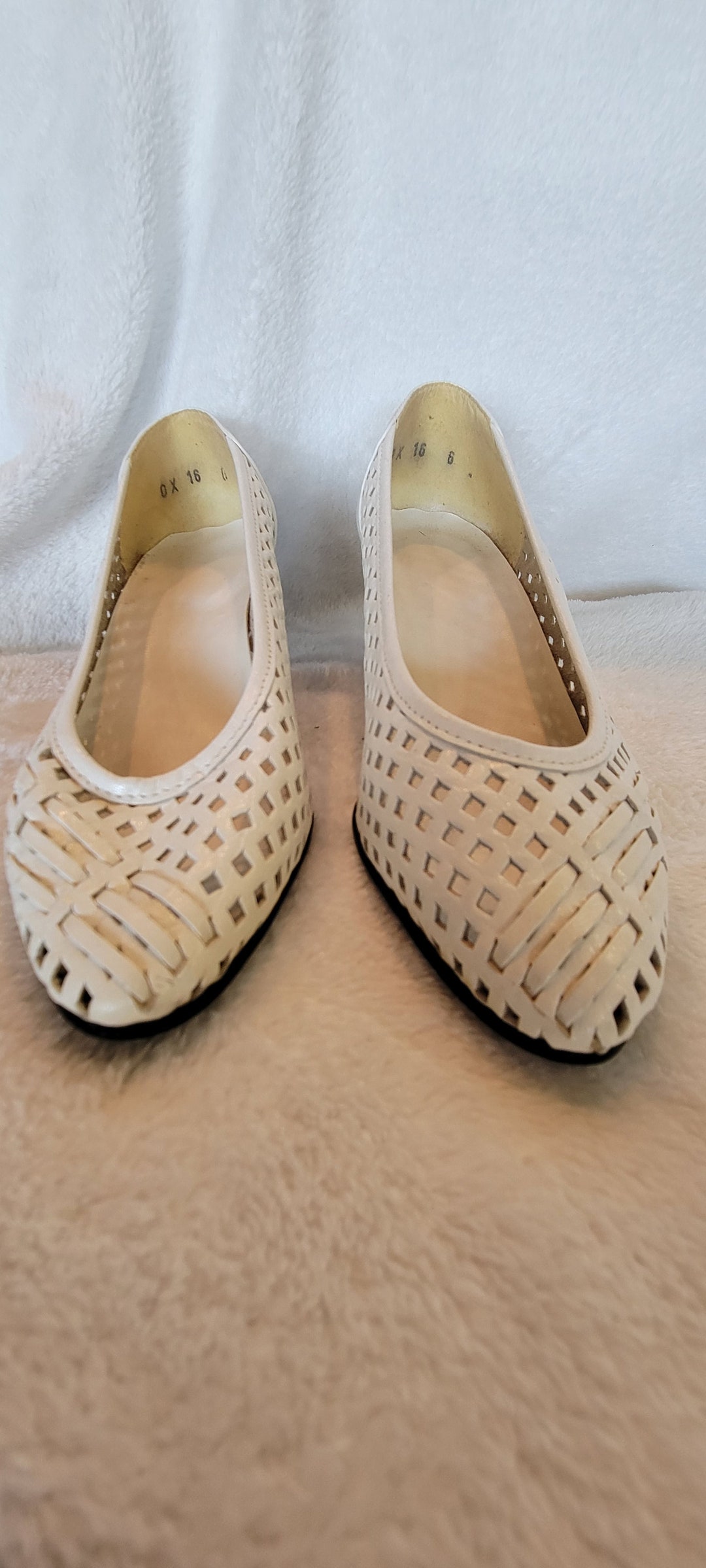 French White Kitten Heel Shoes Size 8.5 Etsy