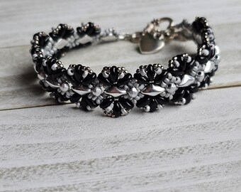 Bracelet femme| bracelet noir et argent | bracelet en dentelle | bracelet à breloques | Cadeau pour maman | fête des mères