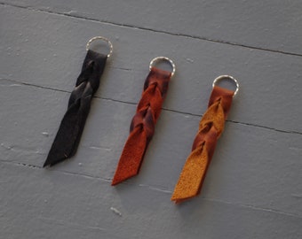Braided keychain/key fob. Blood knot keychain handmade in the USA. Great accessory for your keys. Great holiday stocking stuffer.