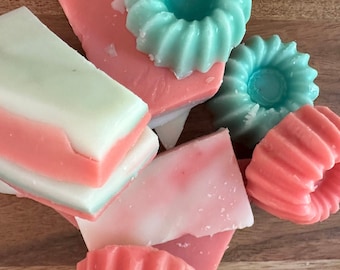 Wax Melt Brittle Bag: Variety of Holiday Fragrances Clearance