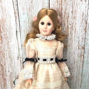 Vintage Effanbee reproduction Dewees Cochran self-portrait doll, 16", 1977, Excellent condition, original outfit, Edwardian dress