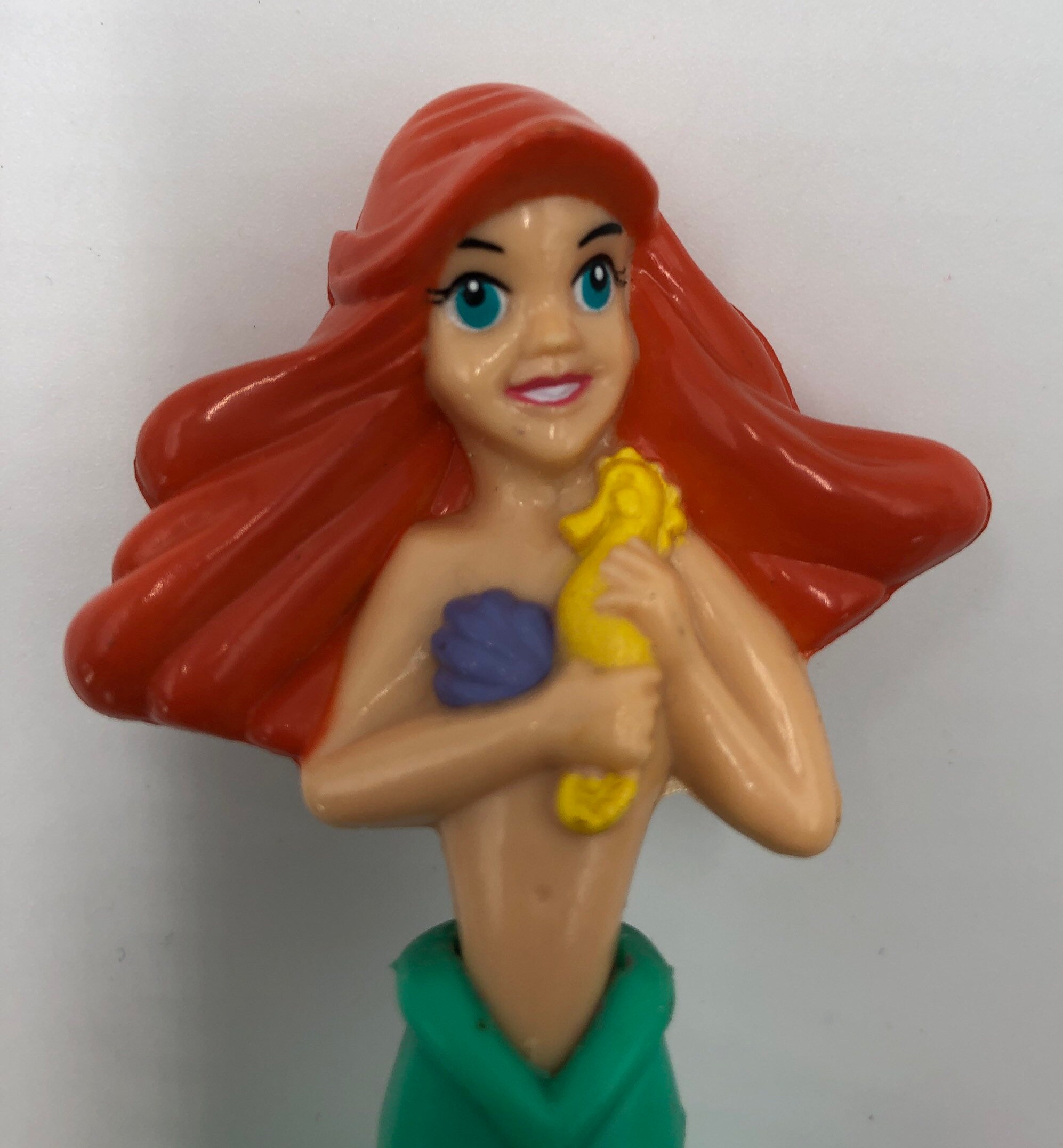 ディズニー　リトルマーメイド　アリエル　オブジェ　ヴィンテージ　レトロ日本未入荷 ヴィンテージ ディズニー アリエル フィギュア、3 インチ、ひざまずい