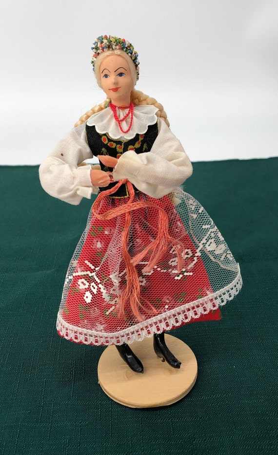 Pnterest | Mn poupee, Danse folklorque, Poupée