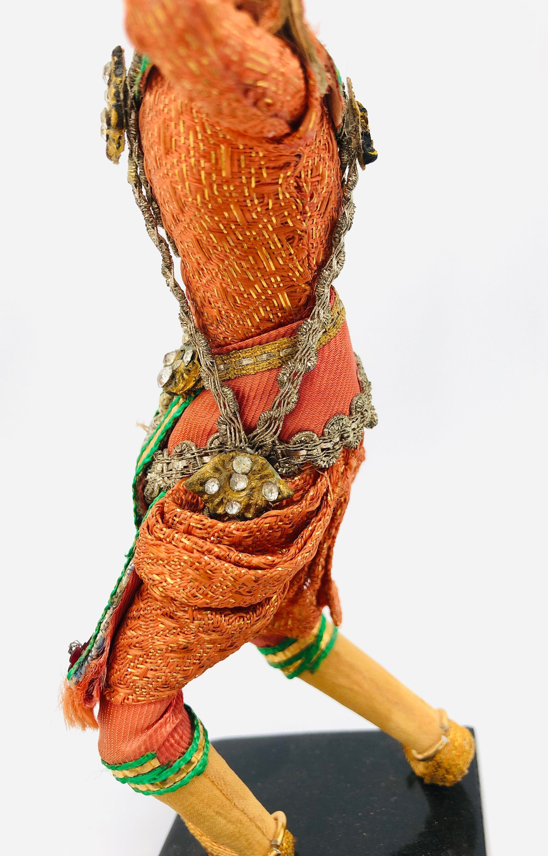 ヴィンテージのタイのダンス人形：職人による民芸品のカップル、民族