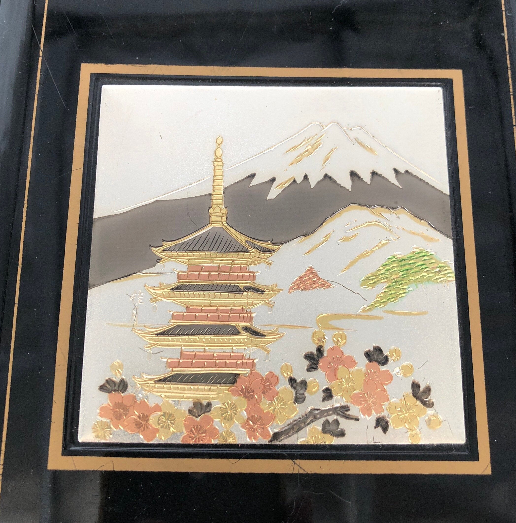 五彩龍文壺 | やまぐちバーチャルアートミュージアム