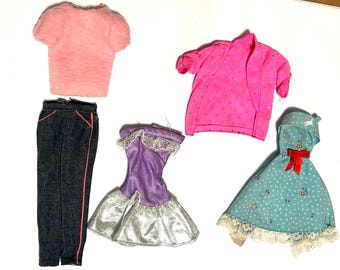 Vêtements Barbie Mattel vintage des années 80 : tenue de superstar, robe de soirée, veste à bascule, robe soleil