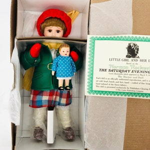 Vintage Norman Rockwell Porcelain Bisque Doll, MIB, &quot;Little Girl and her Doll&quot; basado en una pintura, 11&quot;, Publishers Clearing House