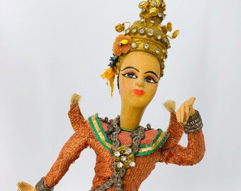 ヴィンテージのタイの踊り人形：職人による民芸品のカップル、民族衣装