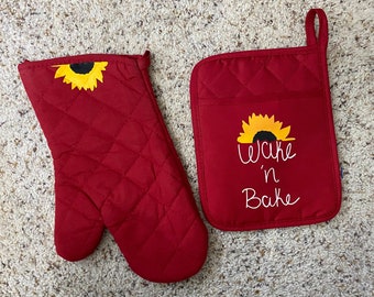 Wake N Bake Sunflower Oven Mitt and Pot Warmer Set