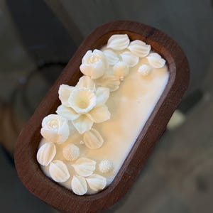 Floral Dough Bowl Candle, Floral candle bowl, Unique Home Decor Gift, Handcrafted Botanical candle, Mother’s Day gift, Valentine’s Day gift
