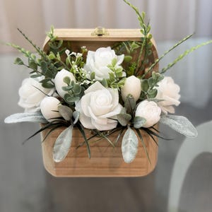 Soap Flower Bouquet – White Rose Soap Flowers – Handmade Soap Roses – Mother’s Day Gift Box – Floral Gift for Her – Spa Gift Set