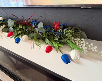 Patriotic garland with star, Red White Blue garland, Tulip arrangement, 4th of July arrangement, Americana Garland Mantel, Fireplace garland