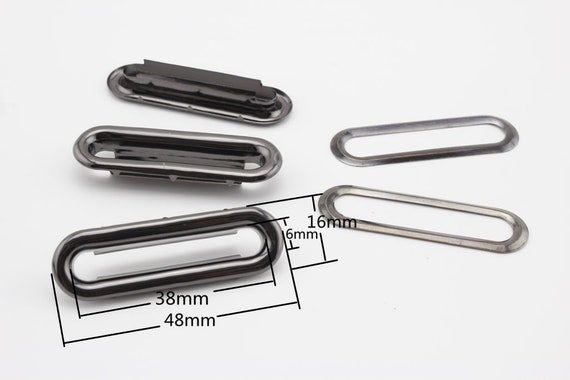 Oval grommets for fabric top