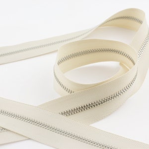 Size 3#  3mm metal solid brass Nickel teeth zipper for purse  by the yard  Off White
