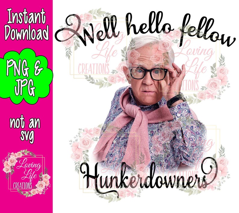 K&ouml;nnte beinhalten: Eine digitale Illustration eines Mannes mit Brille und einem rosa Schal, mit dem Text "Well hello fellow hunkerdowners" in schwarzen Buchstaben. Der Hintergrund ist ein wei&szlig;er Hintergrund mit rosa Blumenmustern.