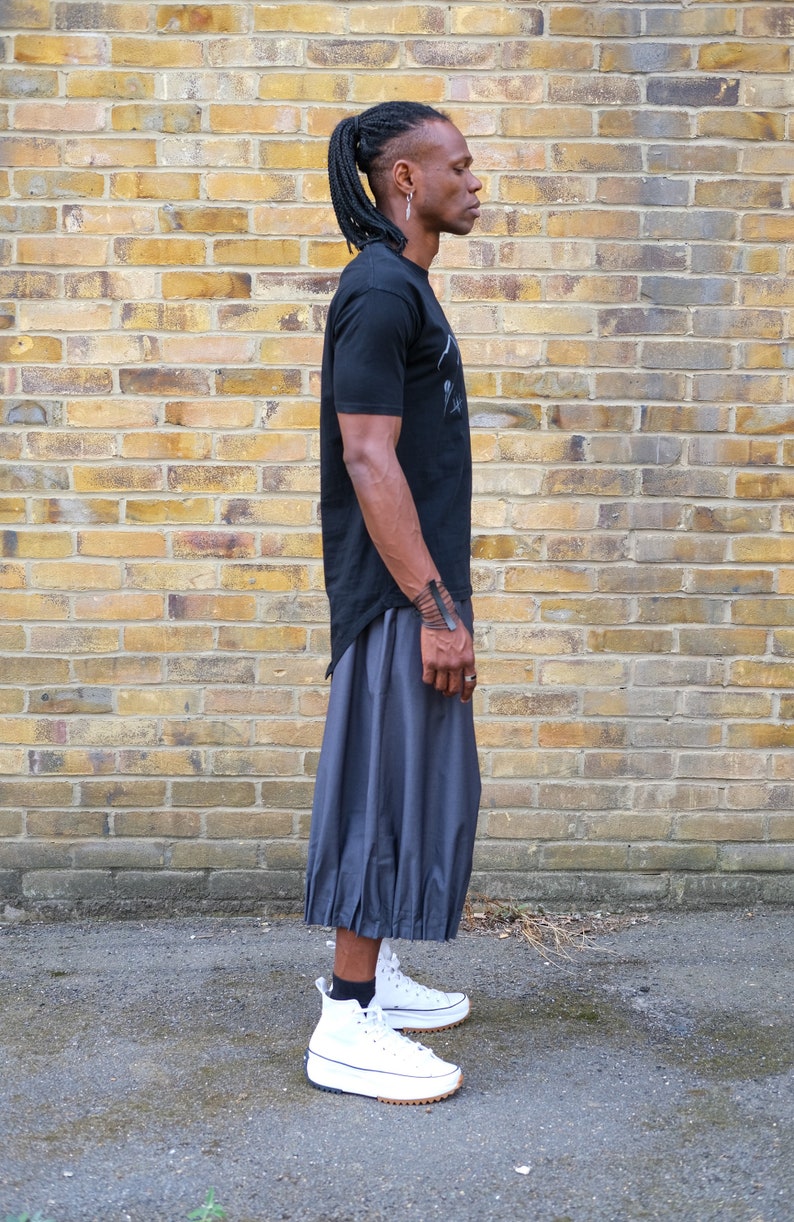 Back in stock Only 4 available Lantern trousers image 9